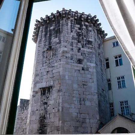 Apartment Tower Square *