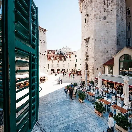 Tower Square Apartment Split